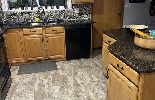 Penn Yan House | "Lair at the Lake" House Right on Keuka Lake
