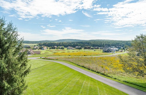 Waterfront Greens House | Lake Access w/ Hot Tub, Pool Table, & Lots of Community Amenities!