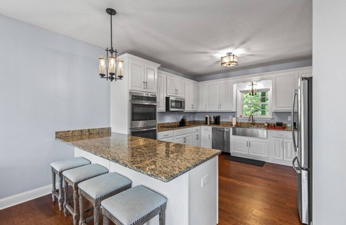 Cullowhee House | Lake access with mountain views!