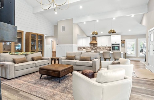 Cartersville House | Lake Allatoona house with private dock, hot tub & fire pit. Family and groups!