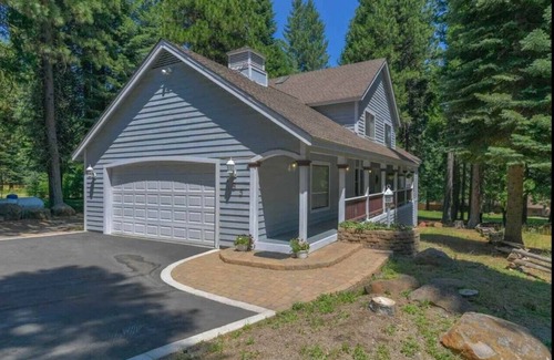 Lake Almanor West House | Lake Almanor West Golf Nest - peaceful retreat on the course close to boat dock
