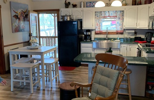Byrdstown House | Lake and Mountain Views
