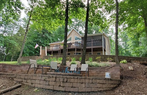Livingston House | Lake Anna Waterfront Home, Pet Friendly, No-Smoking, Public Side, Private Docks