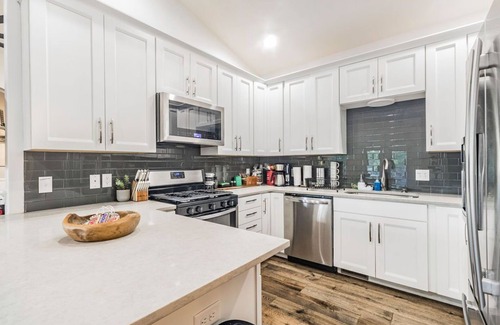 Lost Bridge Village House | LAKE ARCADE - 5bd 4bth, FAMILY FUN SPOT, 3 stories