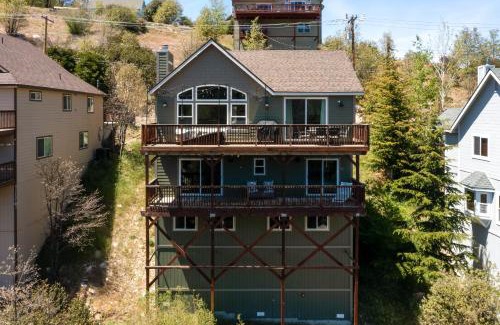 Lake Arrowhead House | Lake Arrowhead Getaway with Decks and Game Room!