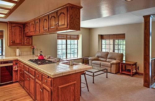 Lake Arrowhead Cottage | Lake Arrowhead House w/Lake Views & Wet Bar!
