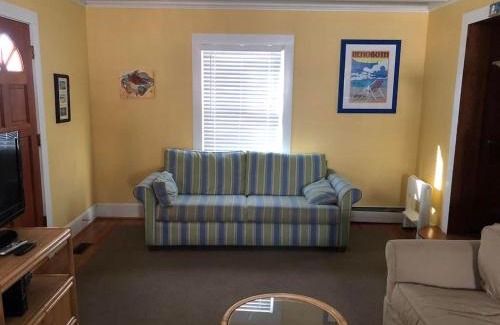 The Pines House | Lake avenue 21