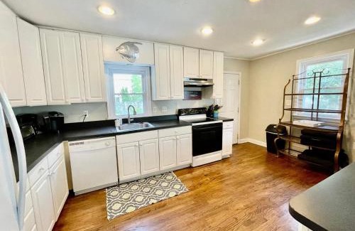 The Pines House | Lake avenue 23