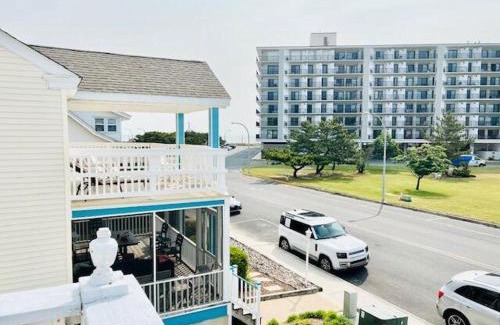 The Pines House | Lake avenue 23