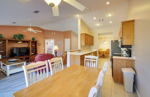 Hot Springs Village House | Lake Balboa Access: Home w/Dock & Yard
