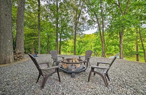 Cadiz House | Lake Barkley Home Private Dock, Kayaks, Fire Pit!