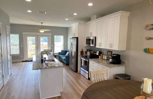 Carrabelle House | LAKE, BEACH, MARINA, FISHING, NATURE HIKING, THIS HOME HAS IT ALL!