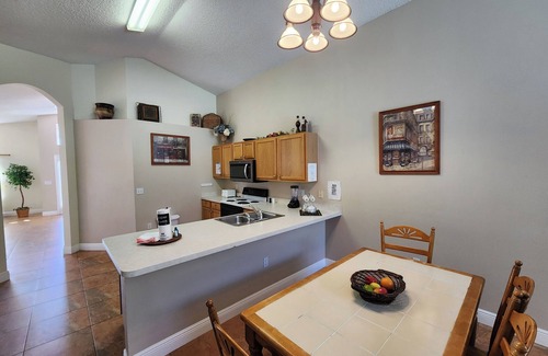Lake Berkley House | LAKE BERKLEY-(1059LB) - 4BR 3BA Pool Home, 2 Master Suites, gated Resort