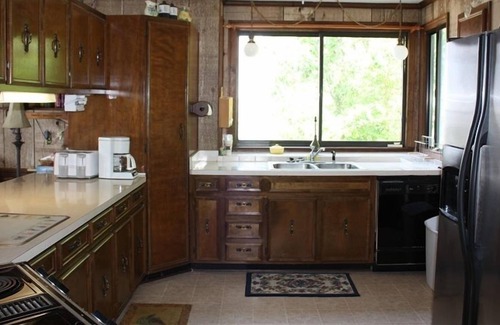 Cordele House | Lake Blackshear's 'Landmark Lodge' Year-Round Rental