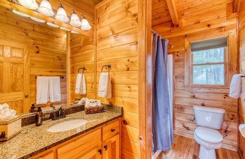 Necowa Cove Cabin | Lake Blue Ridge cabin! KAYAKS, Hot Tub, Mountain Views, Fenced yard, Paved roads