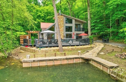 Blue Ridge House | Lake Blue Ridge cabin on lake, creek/hot tub, Creekside Storie. Hot Tub, Cohutta Forest, Hiking, Bik
