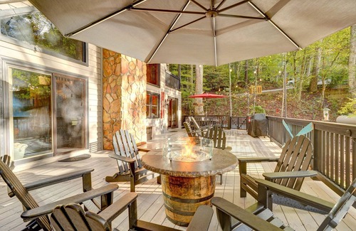 Blue Ridge House | Lake Blue Ridge cabin on lake, creek/hot tub, Creekside Storie. Hot Tub, Cohutta Forest, Hiking, Bik