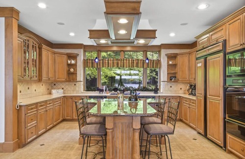 Three Lakes House | Lake Breeze Luxury Executive Retreat