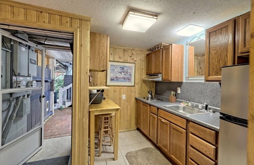 Clayton House | Lake Burton Bungalow with Top Dock & Scenic Patio