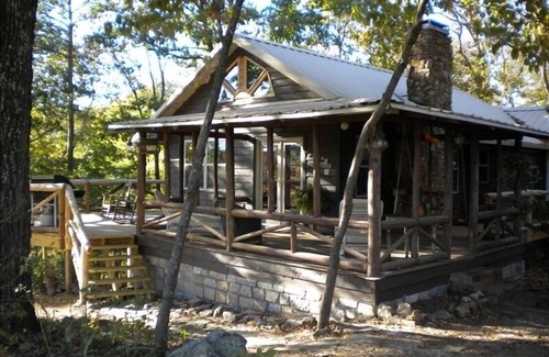 Jones Mills Cabin | Lake Cabin on the Bluff