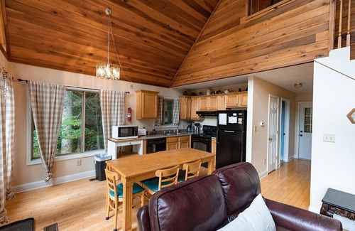Rogers Cabin | Lake Cabin, Prime Location, Quiet Gated Community, Wi-Fi, Smart TV's, Swim, Fish