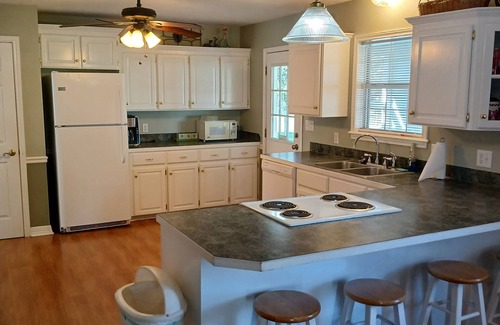 Lake Charles House | LAKE CALCASIEU, BIG LAKE, HEBERT'S LANDING, 3-bedroom house in LAKE CHARLES LA