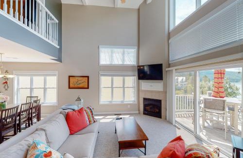 La Follette House | Lake Casa