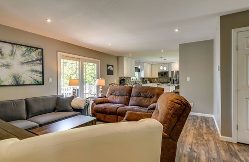 North Hero House | Lake Champlain Getaway w/ Deck + Fire Pit!