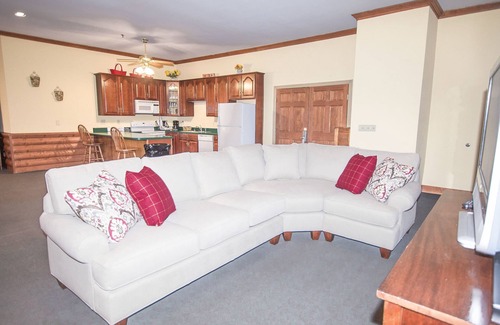 Hiawassee Hotel | Lake Chatuge Lodge