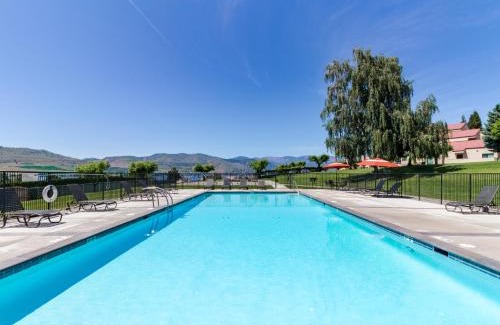Chelan Apartment | Lake Chelan Shores: Lakeside Luxury #19-5