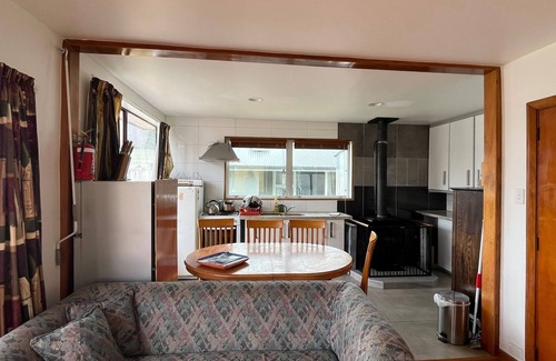 Ashburton Lakes House | Lake Clearwater Lodge - Stunning Alps Surrounds