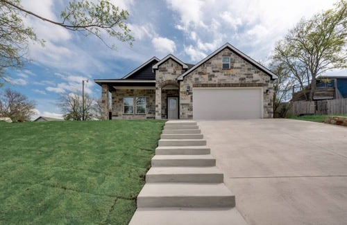 Como House | Lake Como Getaway- Elegant 4-Bedroom Stay