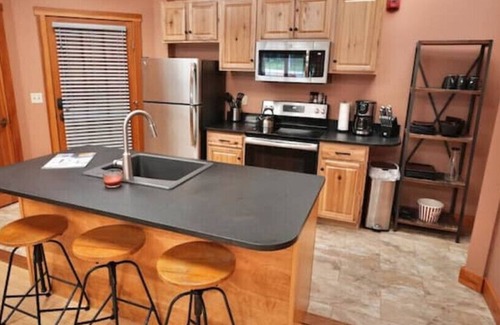 Glendale Condo | Lake Condo 2 Bedroom
