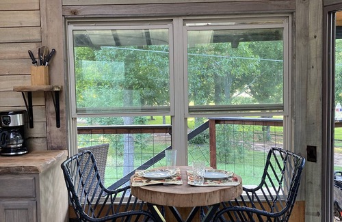 Willis House | Lake Conroe Treehouse, firepit, kayaks, secluded, Lake Conroe