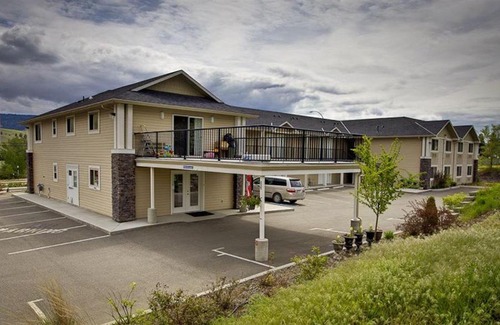 Winfield Hotel | Lake Country Inn
