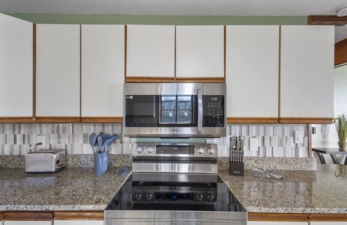 Tavares House | Lake Dora/Canal House Exceptional views! Close to downtown Tavares & Mount Dora!