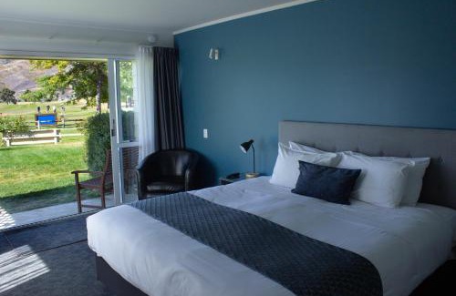 Lowburn Hotel | Lake Dunstan Motel