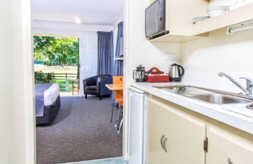 Lowburn Hotel | Lake Dunstan Motel