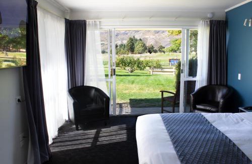 Lowburn Hotel | Lake Dunstan Motel