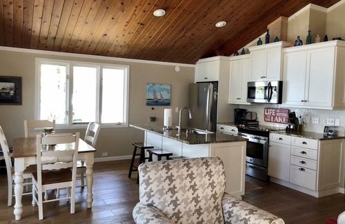 Canandaigua House | Lake Effect - Lake Front Living, close to restaurants, shopping and CMAC