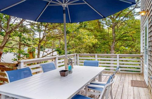 West Hyannisport House | Lake Elizabeth Terrace