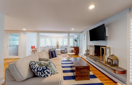 West Hyannisport House | Lake Elizabeth Terrace