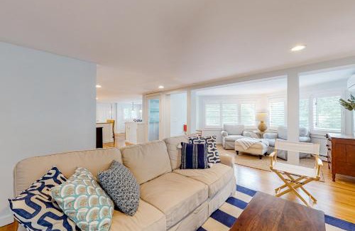 West Hyannisport House | Lake Elizabeth Terrace