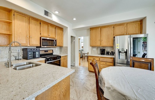 Lake Elsinore House | Lake Elsinore Vacation Rental ~ 4 Mi to the Lake!