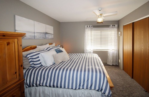 Oak Harbor Condo | Lake Erie Escape! 1 Bed Condo in Green Cove. Minutes from Magee Marsh!