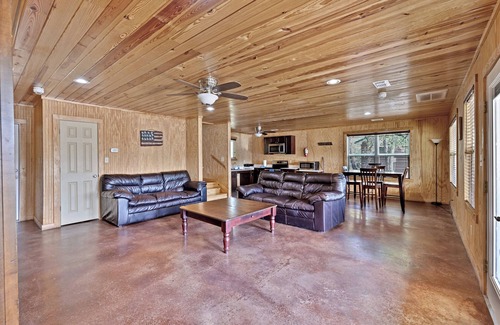 Frisco House | Lake Escape - 20 Person Bunkhouse