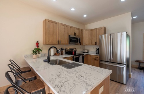 Wilmington House | Lake Everest Retreat | 3 Bed, 3 Bath