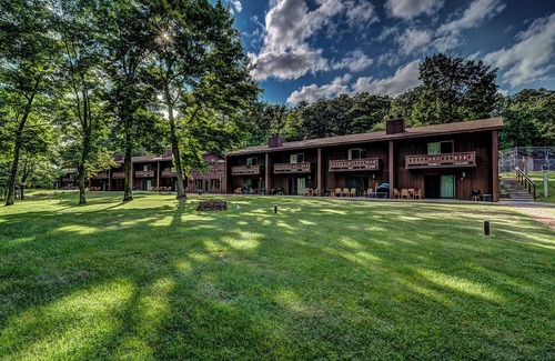 Eagle River Condo | Lake Forest Resort – Relax on a Pristine Sandy Beach in the Northwoods!