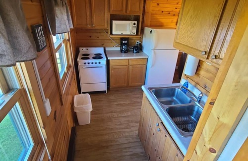 Phillips Cabin | Lake Front Cabin The Bear Den