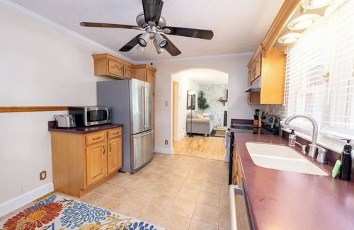 Seneca House | Lake Front Cottage on Keowee